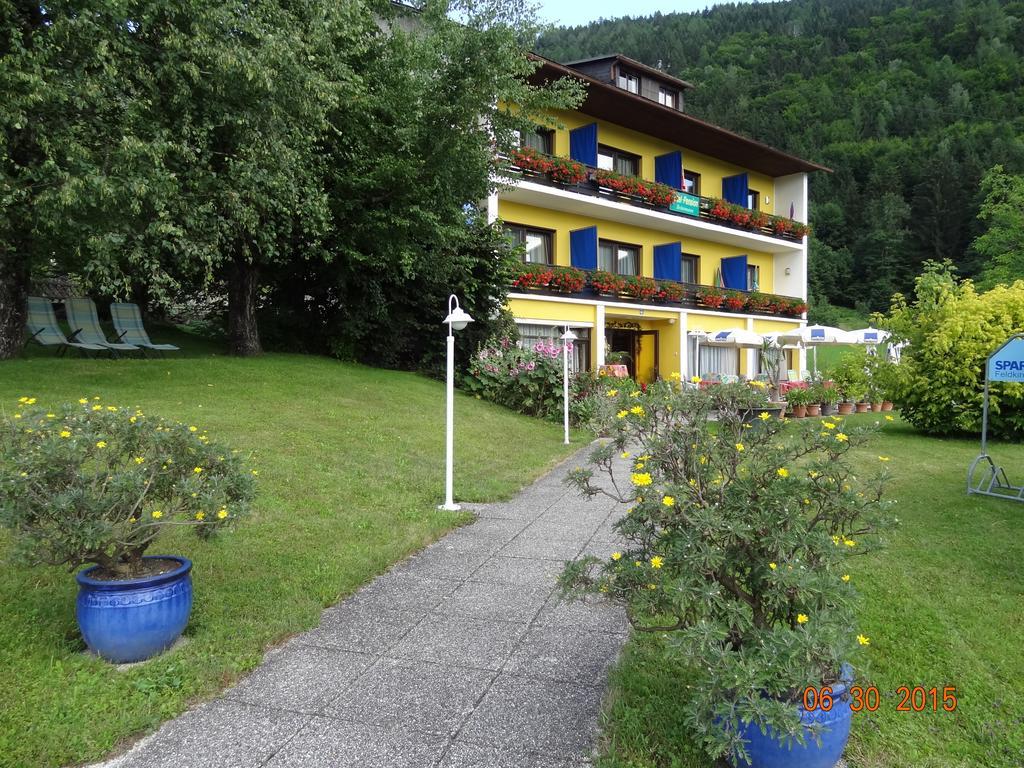 Pension Broenimann Осиах Екстериор снимка